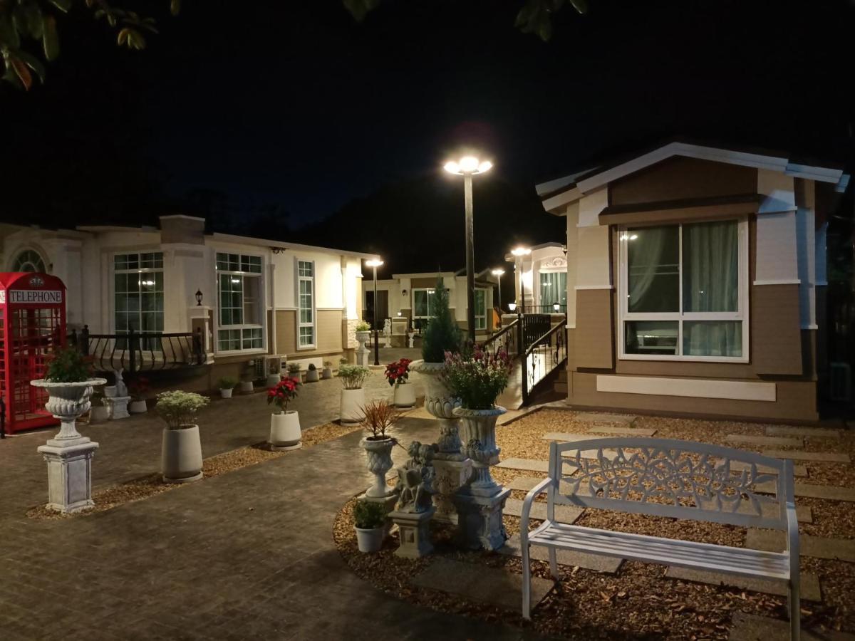 Khaoyaitriplefive Bed and Breakfast Ban Thung Sawang Exteriör bild