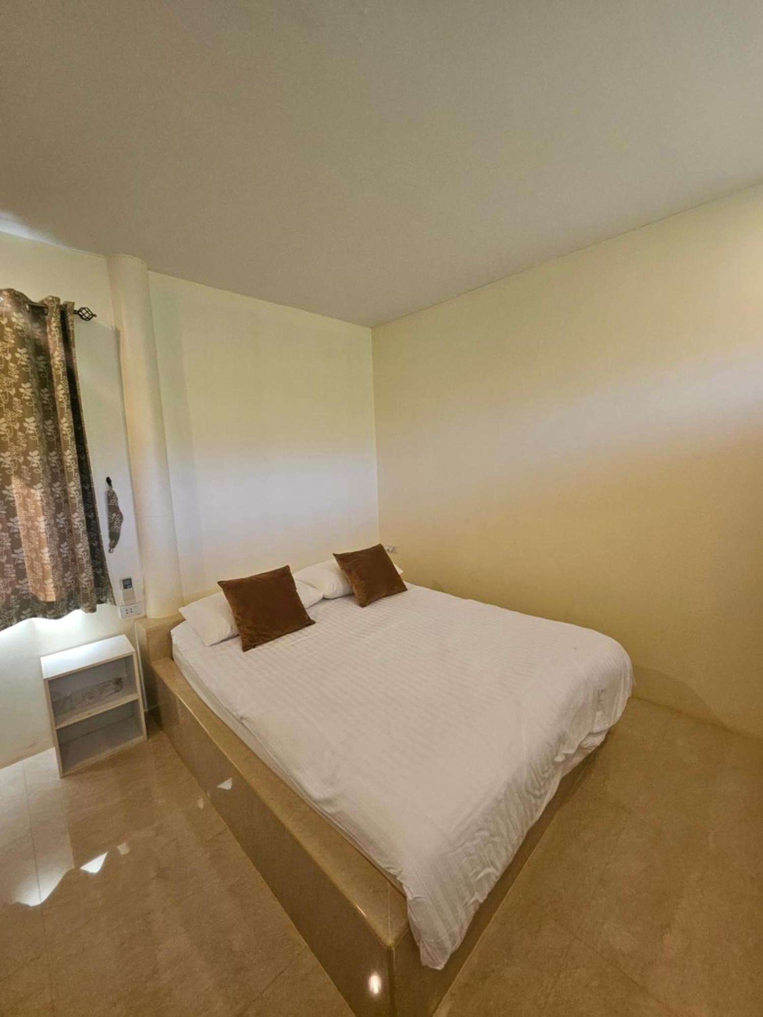 Khaoyaitriplefive Bed and Breakfast Ban Thung Sawang Exteriör bild