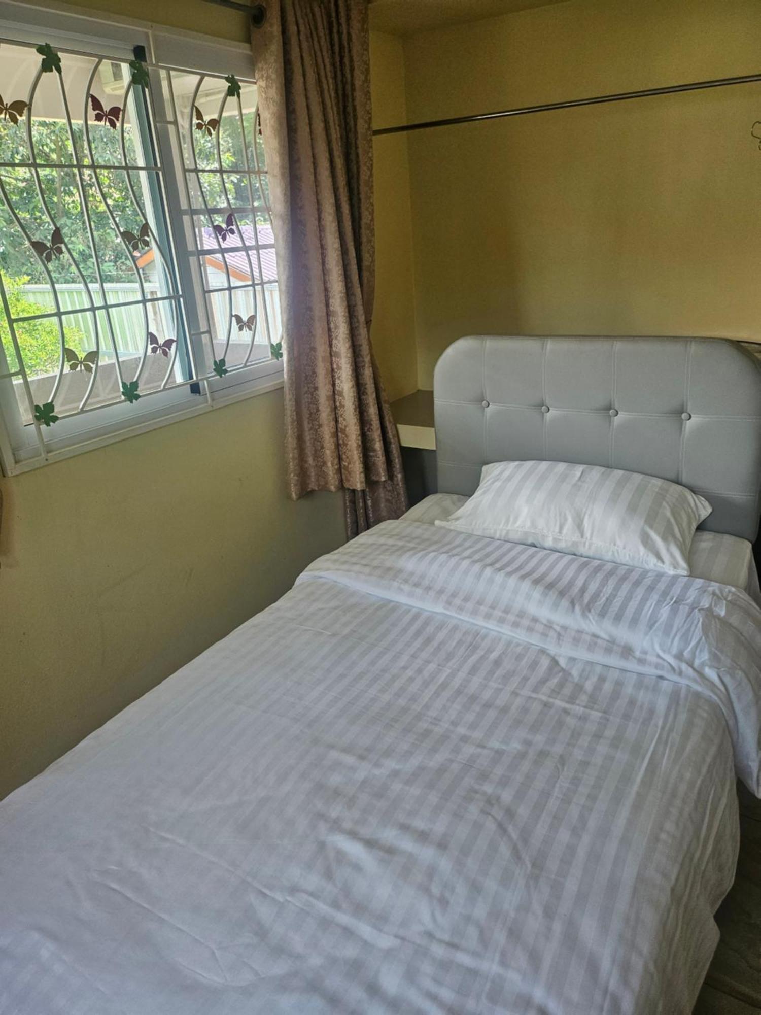 Khaoyaitriplefive Bed and Breakfast Ban Thung Sawang Exteriör bild